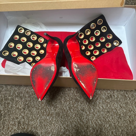 Shoes - Picture 3 of 4